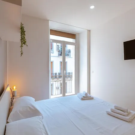 Aparthotel House - In *