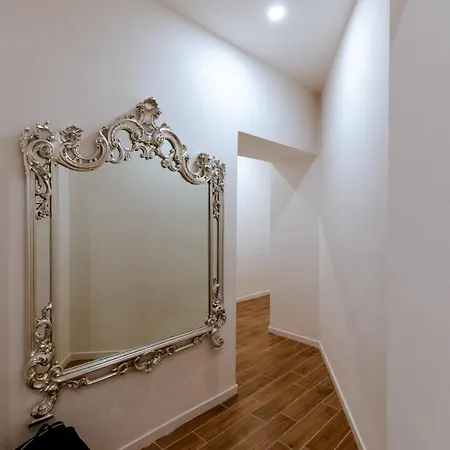 Aparthotel House - In