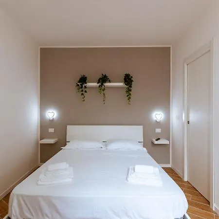 Aparthotel House - In