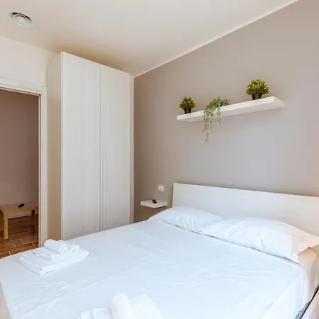 Aparthotel House - In *