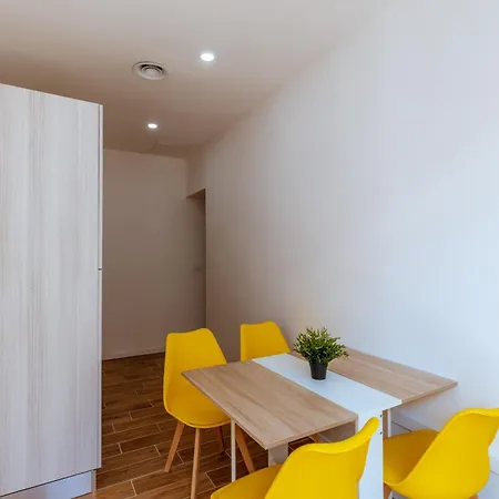 Aparthotel House - In *