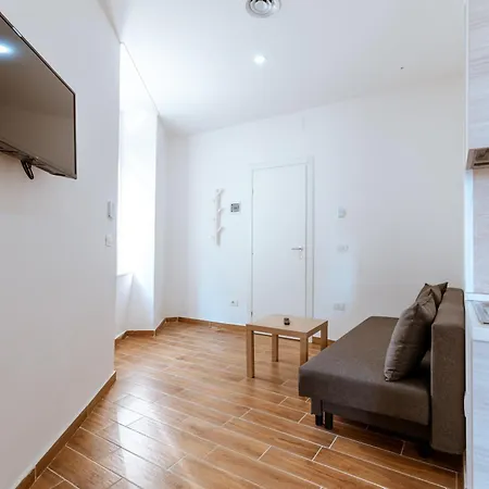 House - In * Naples