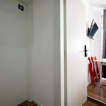 招待所 House