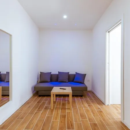House - In شقة فندقية نابولي
