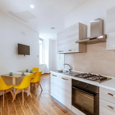 Aparthotel House - In *